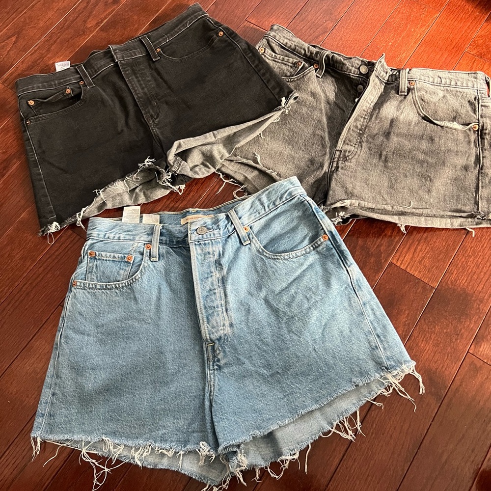 Levi size 32 BUNDLE OF 3 SHORTS